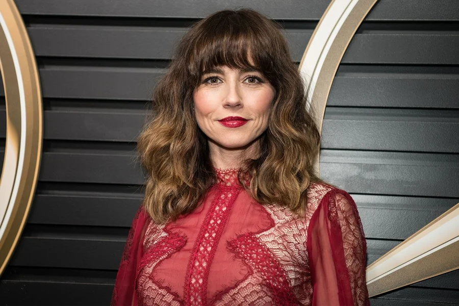 Linda Cardellini Husband